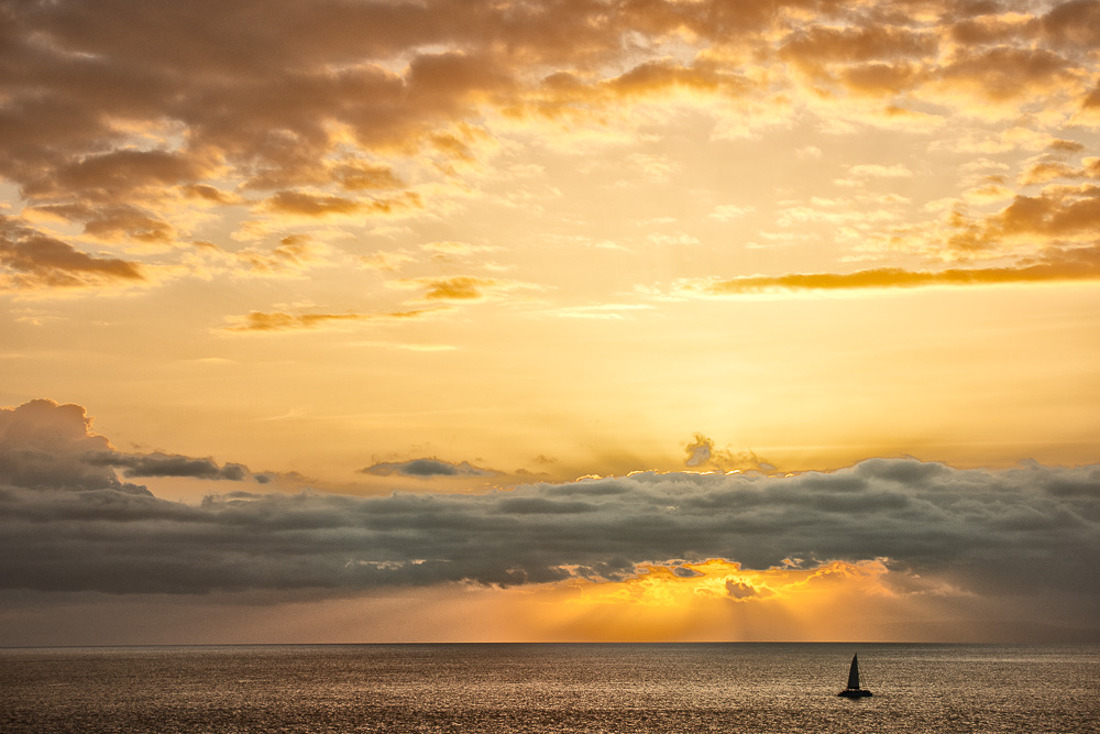 hawaii maui sunset with boat on ocean 1