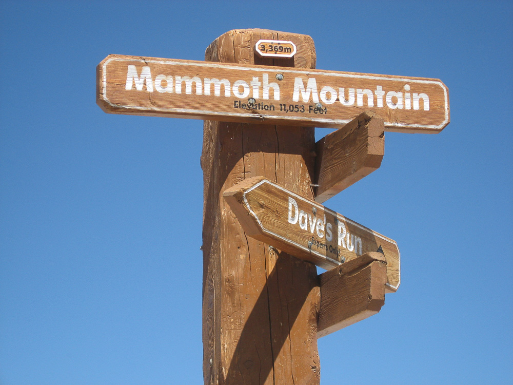 sign at peak of mammoth mountain